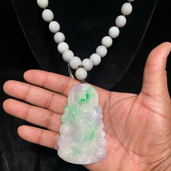 One of a kind! 26inch natural jade necklace with a 3 1/2 inch Guanyin pendant. - Picture 4 of 11